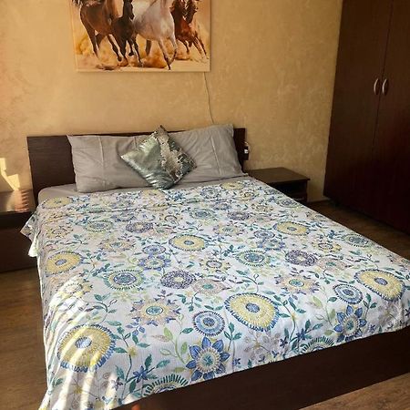 Appartamento Lotos Apartament Burgas Esterno foto