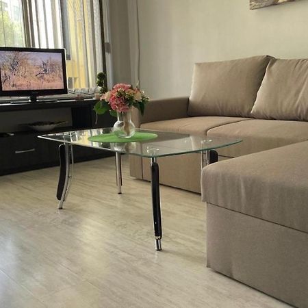 Appartamento Lotos Apartament Burgas Esterno foto